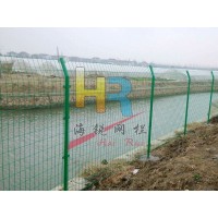海锐现货双边丝护栏网，养殖护栏网，农场护栏网