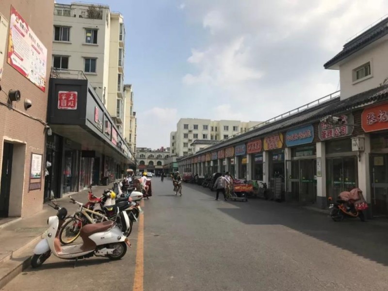 李芳常去的化妆店所在街道。叶雯/摄