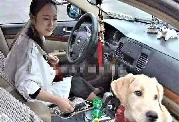 女司机注意了！往后副驾驶放这个，交警查到扣3分?？?00元