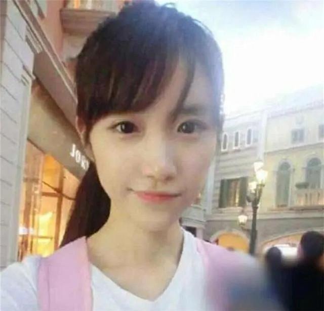 优衣库不雅视频女主角高调出道，这年头做明星的门槛越来越底了