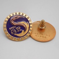 皇冠镶钻徽章、金属襟章、公司LOGO胸针胸徽生产厂