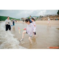 苏州中小学生小小渔夫暑假夏令营户外沙滩赶?；疃逖橛? onmouseover=